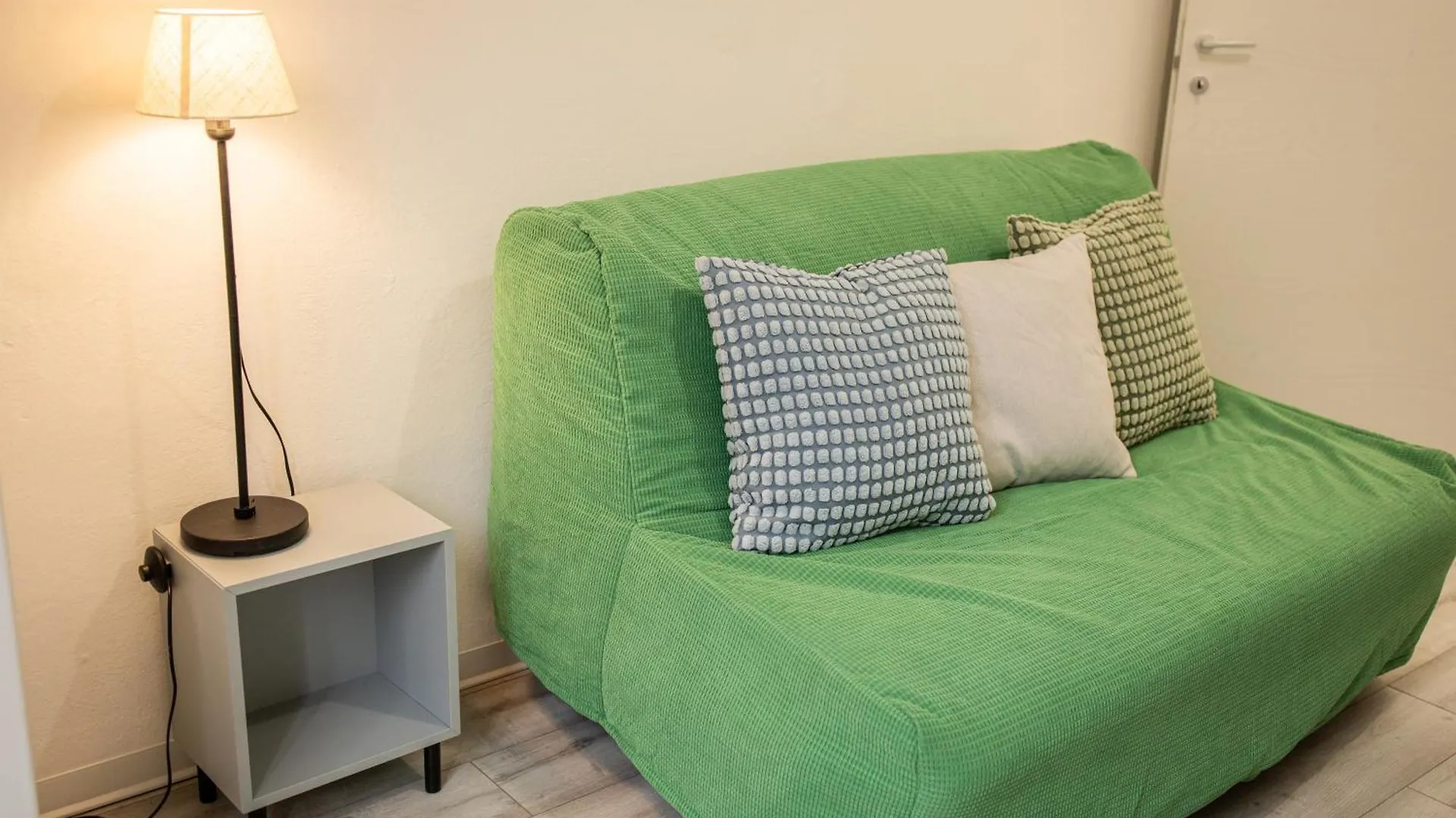 Fee4Me Bright & Comfort In Milan Apartment